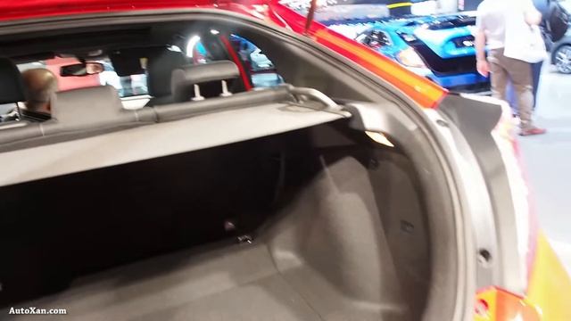 Honda Civic 5D 1.0 Turbo VTEC Executive - Exterior and Interior Lookaround смотреть онлайн