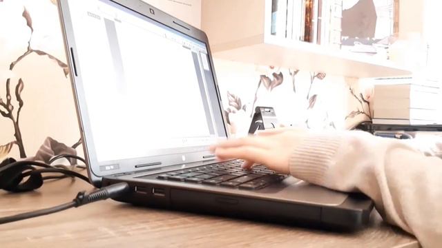 ВЕСЕННЯЯ НЕДЕЛЯ ВЛОГОВ 🌸🙈💕 || ДЕНЬ 4 || работа над проектом, пишу пост и мысли в слух