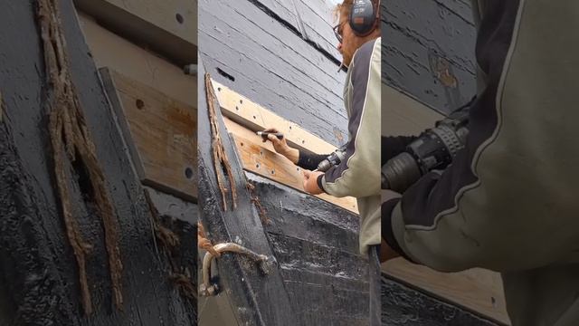 Réparation de trois bordés sur une gabare de 78 ans par le chantier du Guip смотреть онлайн