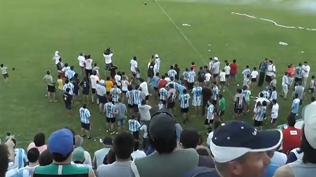 9 de Freyre Campeón absoluto Liga Regional 2015( Festejos en el estadio) смотреть онлайн