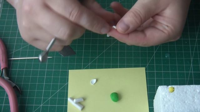 ЦВЕТЫ ЗЕМЛЯНИКИ из полимерной глины FIMO смотреть онлайн