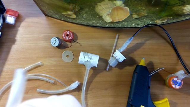 АКВАРИУМНЫЙ КОМПРЕССОР СВОИМИ РУКАМИ ЛАЙФХАК как сделать самому? Кислород для рыб. смотреть онлайн