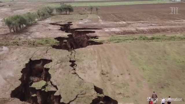 Ces images d’une faille au Kenya montrent-elles que l’Afrique est en train de se diviser ? смотреть онлайн