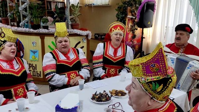 ФОЛЬКЛОРНЫЙ    АНСАМБЛЬ  