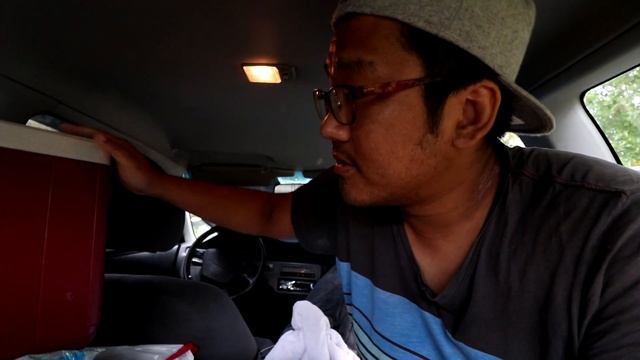 Living in my SMALL 92 Honda EG Civic "Tour" смотреть онлайн