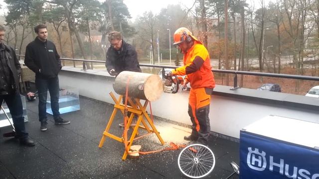 Stihl MS362c (11.3sec) vs Husqvarna 562xp (8.6sec) смотреть онлайн