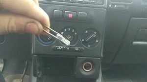 Opel zafira a (опель зафира) Как поменять лампочку подсветки центральной панели