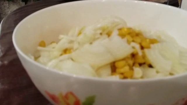 Салат за 5 минут " Незваный гость"! / Salad in 5 minutes "Uninvited guest"! смотреть онлайн