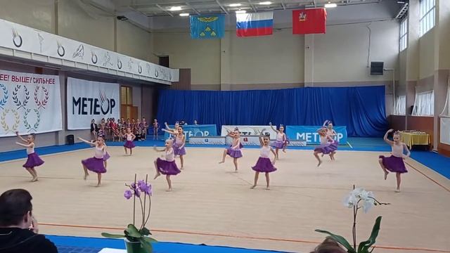 показательный танец "отличница" смотреть онлайн