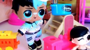 ДОКТОР, ЧТО ВЫ ТАМ УВИДЕЛИ??? ЦВЕТОЧЕК В ШОКЕ) Куклы ЛОЛ сюрприз смешные куклы мультики Даринелка