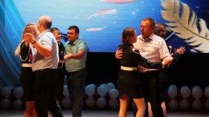 Танец родителей с выпускниками 11 класса