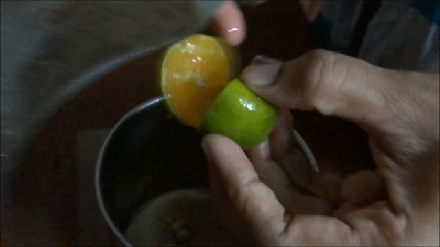 Calamondin - Calamansi fruit harvesting and juice making смотреть онлайн