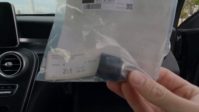 2016-2020 Mercedes Benz GLC  Wheel Lock Key Location