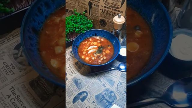 Солянка и этим всё сказано!!! в ресто кафе "Настоящий хот дог",Спб, Королева 65. смотреть онлайн