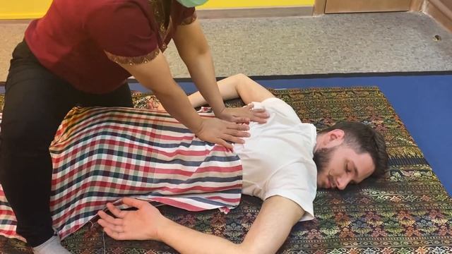 Тайский массаж спины смотреть онлайн