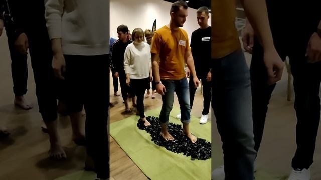 Ходить по стеклу смотреть онлайн