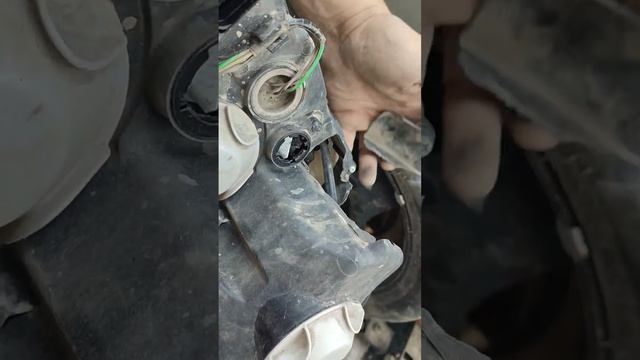 Отчет клиенту. Пример повреждения фары. смотреть онлайн