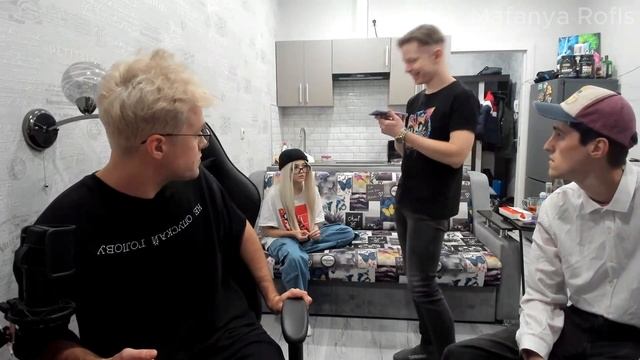 «ИРЛ ПРАНК» ЧТО С МОИМ КОМПЬЮТЕРОМ ЧУВАК? смотреть онлайн