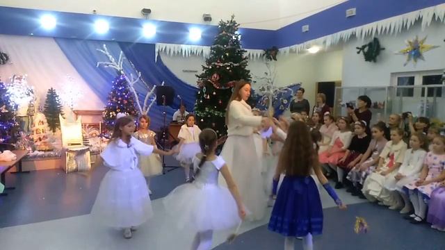 "Вальс снежинок" смотреть онлайн
