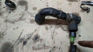 VW Passat B5+ двигатель свистит, троит, глохнет. Устраняем причину.