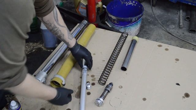 Замена сальников. Suzuki DRZ 400 SM. Подробная инструкция смотреть онлайн