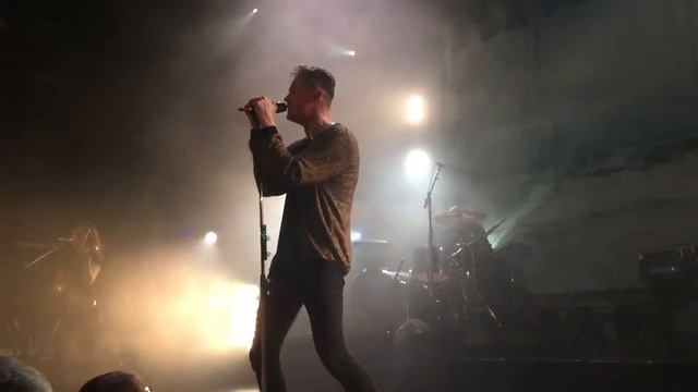 Tom Chaplin - The lovers are losing (Keane cover) - Live in Brussels (16-03-2017) смотреть онлайн