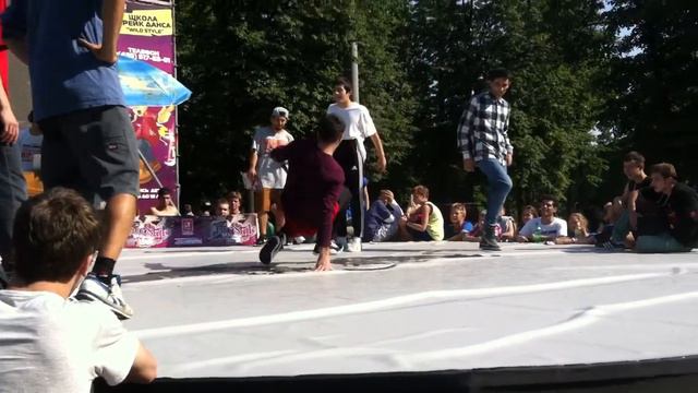 B.Project vs Mass Effect (FreeStyle Session Russia 2012 in Moscow) смотреть онлайн