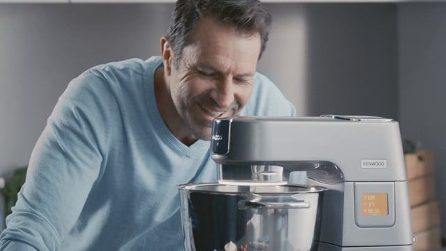 Présentation du Titanium Chef Pâtissier XL Kenwood смотреть онлайн
