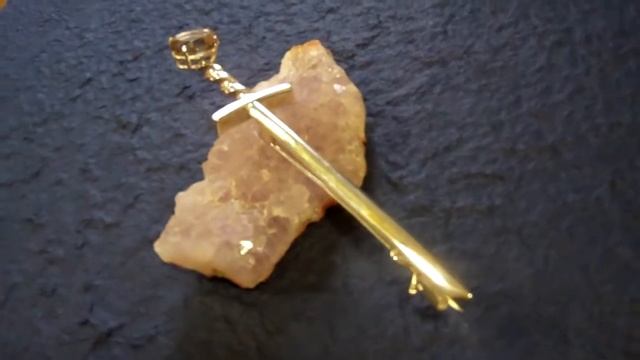 Handmade Silver Kilt Pin Set with Smoky Quartz, WTG Henderson, Jeweller, Perth, Scotland.mp4 смотреть онлайн