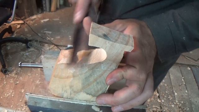 Кукса/Ковшик "Коник" из Пихты. Небольшая зарисовочка. Making Kuksa of silver fir смотреть онлайн