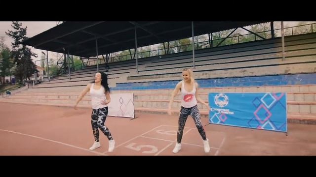 Время и Стекло НА СТИЛЕ Zumba смотреть онлайн