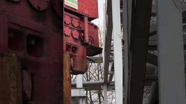 Вибропогружение шпунта Ларсена, длина 12м. Вибропогружатель PTC 23HFV, Автокран КЛИНЦЫ 40тн/34м смотреть онлайн