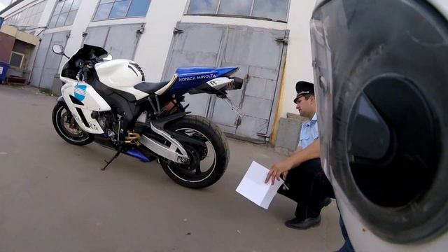 Honda CBR1000RR на Учёт с прямотоком и ксеноном ,ДПС,делаю ТО. смотреть онлайн