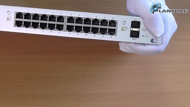 Обзор Ubiquiti UniFi PoE Switch US 24 500w смотреть онлайн