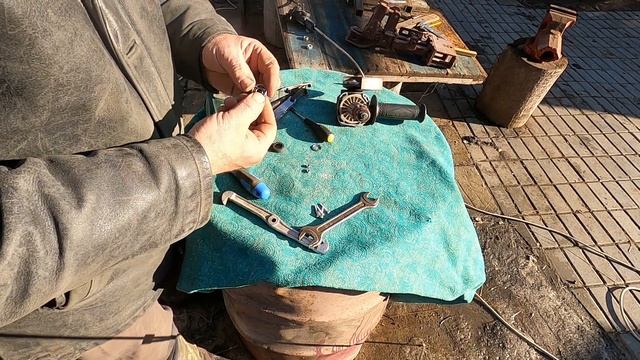 Углошлифовальная машина DWT. Замена подшипника. смотреть онлайн