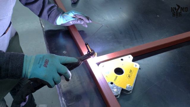 Shelf For Wood Scrap / DIY