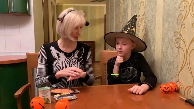 Сладость или Гадость Trick or Treat Интуиция Челлендж Хэллоуин смотреть онлайн