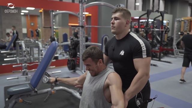 Натуральный воркаут! Накачать мышцы на турниках и брусьях РЕАЛЬНО? смотреть онлайн