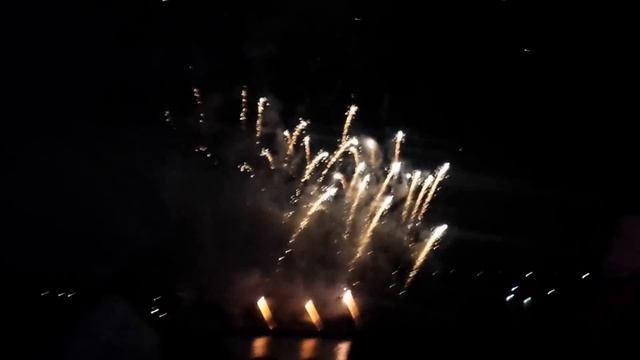 Салют от Московской компании "Фаворит" на день города Барнаула смотреть онлайн