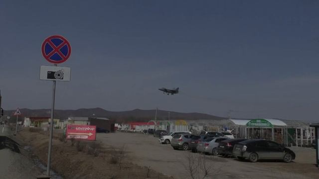 МиГ-31 Нарушил скоростной режим в пригороде Владивостока!)) смотреть онлайн