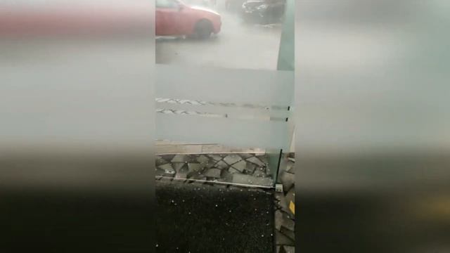 At the epicenter of Typhoon Talim: cars lifted into the air and roofs torn off смотреть онлайн