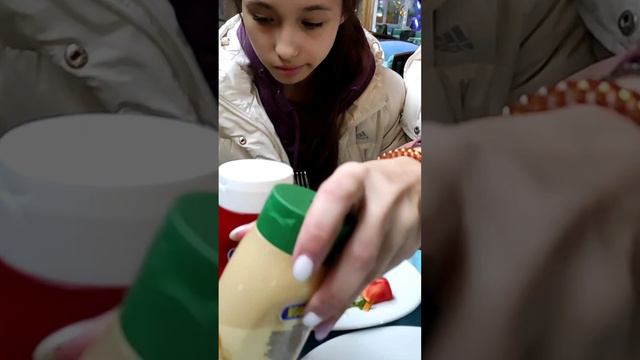 В древнем Стамбуле есть место, где вкусно и не так дорого поесть и пожить ). Геоточка в комментах смотреть онлайн