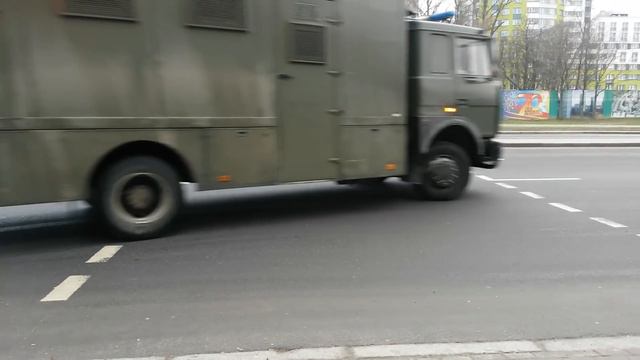 Опасный светофор напротив областного ГАИ. Кальварийская 29. [день 3] смотреть онлайн