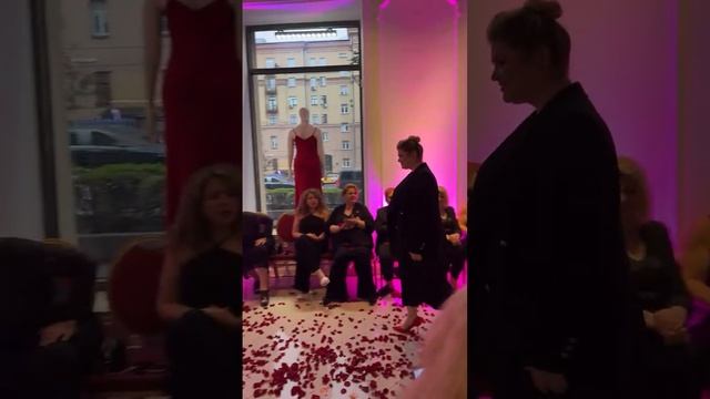 Закрытая презентация осенней коллекции 2023 смотреть онлайн