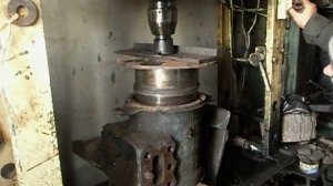 Замена втулок горизонтальной опоры трактора т-150к