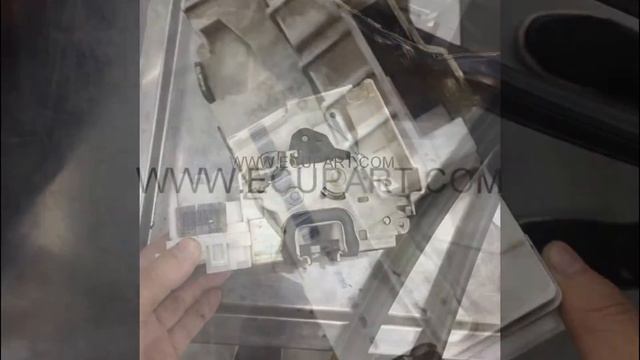 Mercedes Benz door locks motors W251 R300 R350 R400 R500L DOOR LOCK ACTUATOR смотреть онлайн