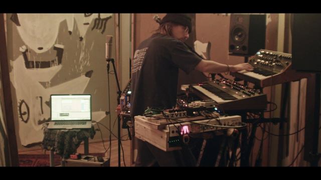 Part 8 - How I Record - MOND - Melltron, Moog Sub 37, Prophet 6, Drumbrute, Strymon Pedals смотреть онлайн
