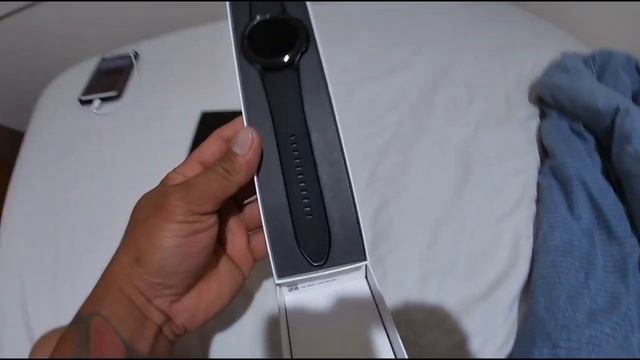 Samsung Galaxy S22 Ultra With Free Galaxy Watch4 Classic / Unboxing смотреть онлайн