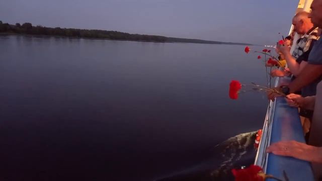 Вечер памяти на теплоходе Антон Чехов смотреть онлайн