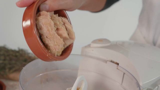 Pork with tuna sauce by Anna Tobias смотреть онлайн